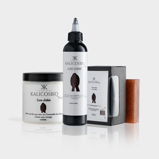 Photo de face de la gamme capillaire chébé de la marque Kalicosbio-une collection de produits innovants pour stimuler la croissance des cheveux et favoriser leur santé optimale